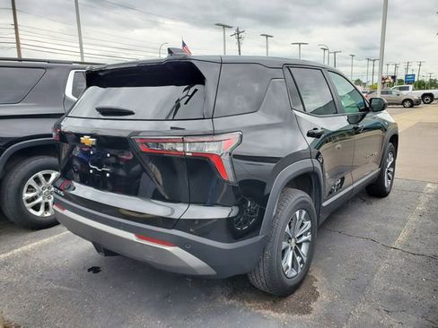 Used 2025 Chevrolet Equinox LT FWD image 4