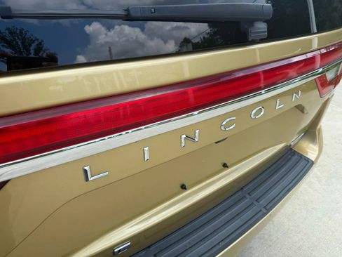 Used 2016 Lincoln Navigator L Select image 13