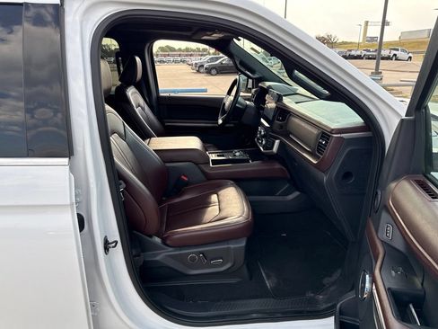 Used 2024 Ford Expedition Limited RWD image 14