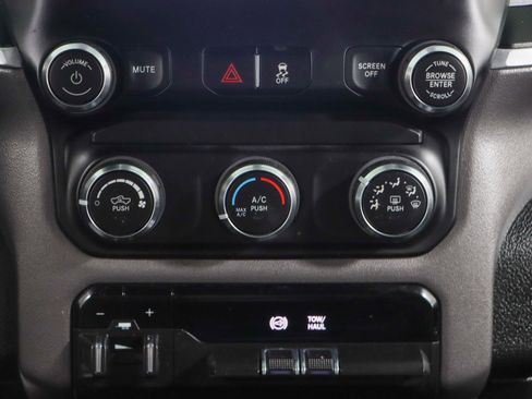 Used 2022 RAM 2500 Big Horn w/ Cold Weather Group image 21