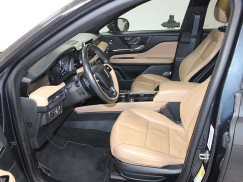 Used 2020 Lincoln Corsair Reserve image 24