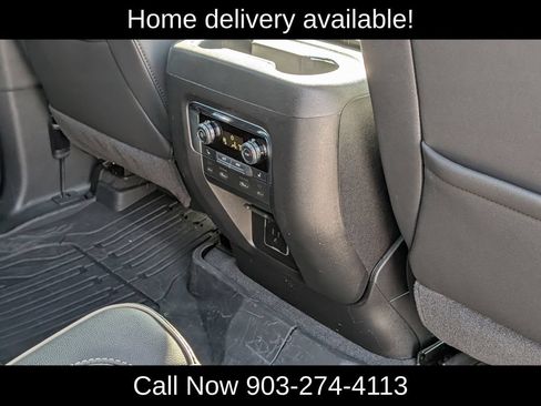 Used 2025 GMC Yukon Elevation w/ Elevation Premium Package AWD/4WD image 37