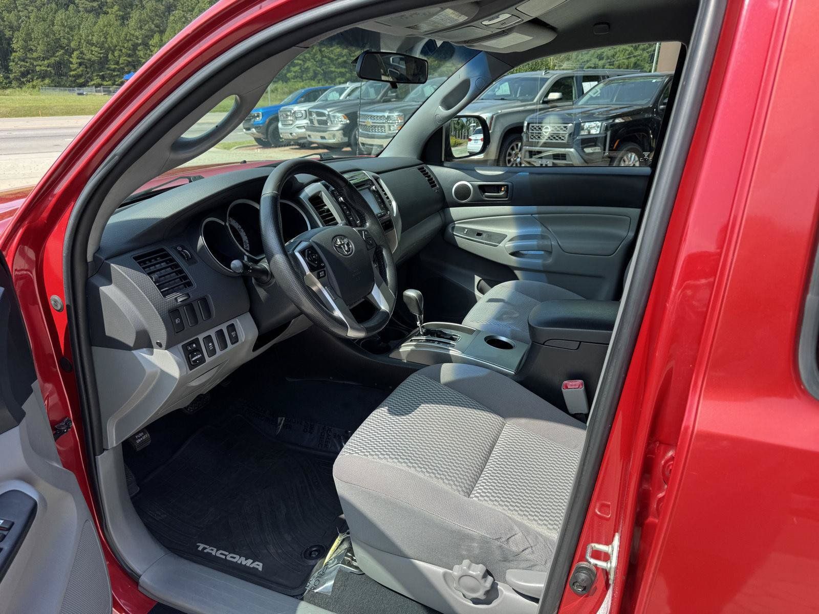 Used 2014 Toyota Tacoma 4x4 Double Cab w/ SR5 Package image 2