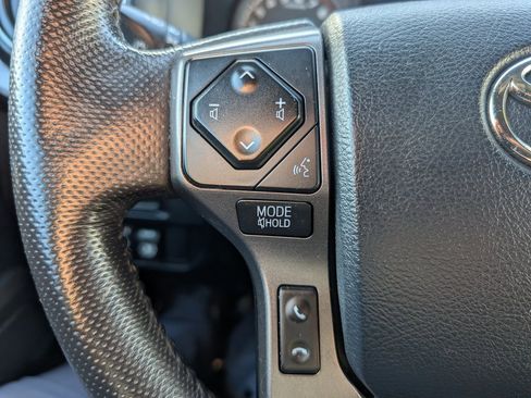 Used 2017 Toyota Tacoma TRD Sport image 23