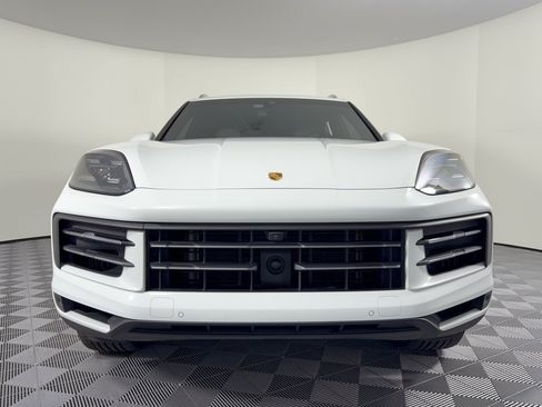 Certified 2024 Porsche Cayenne AWD/4WD image 6