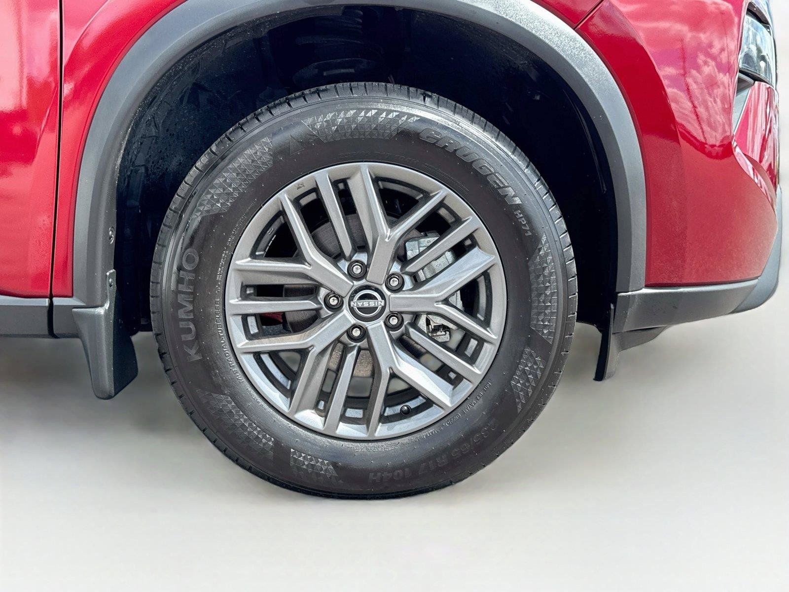 Used 2025 Nissan Rogue S FWD image 34