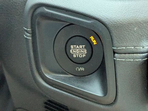 Used 2025 Jeep Wrangler Unlimited Sahara AWD/4WD image 30