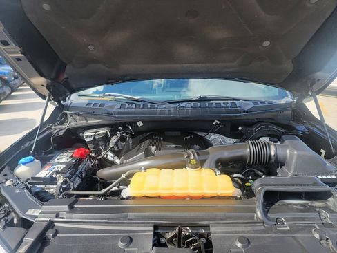 Used 2018 Ford F150 Lariat w/ Equipment Group 502A Luxury AWD/4WD image 8