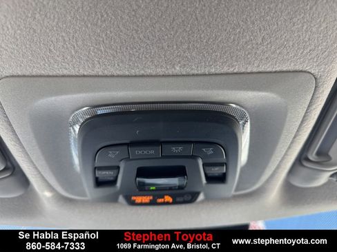 Used 2026 Toyota Corolla Cross XLE image 22