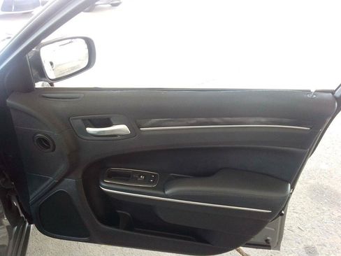 Used 2018 Chrysler 300 Touring L RWD image 21