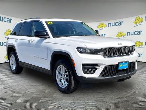Used 2023 Jeep Grand Cherokee Laredo AWD/4WD image 1