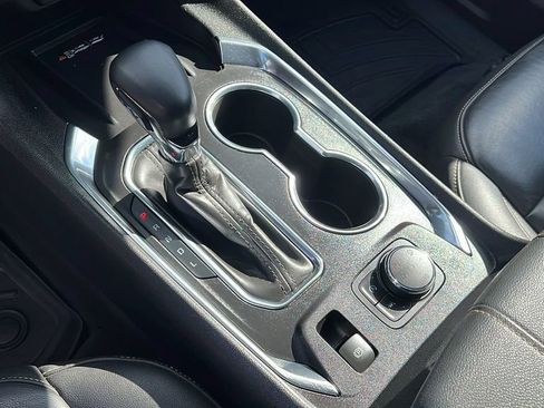 Used 2023 Chevrolet Traverse LT w/ LT Premium Package image 33