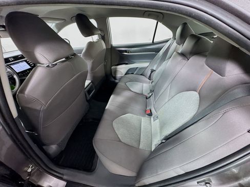 Used 2019 Toyota Camry LE FWD image 19