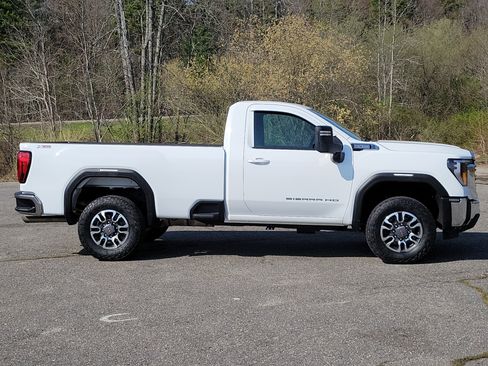 Used 2024 GMC Sierra 2500 SLE w/ Remote Start Package AWD/4WD image 4