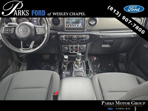 Used 2022 Jeep Gladiator Willys image 11