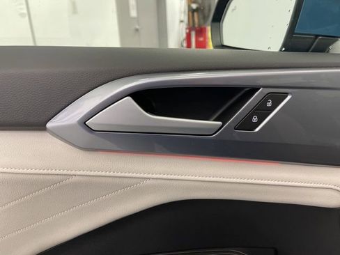 New 2026 Volkswagen Taos SEL image 28
