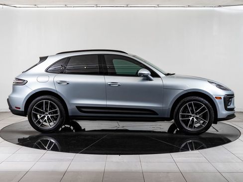 Used 2024 Porsche Macan AWD/4WD image 9