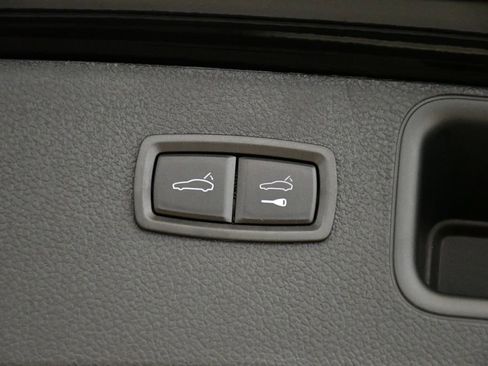 Used 2025 Porsche Macan Turbo image 58