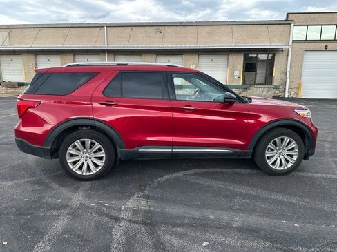 Used 2024 Ford Explorer Limited w/ Equipment Group 301A AWD/4WD image 4