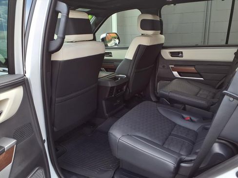 Certified 2025 Toyota Sequoia Capstone image 19