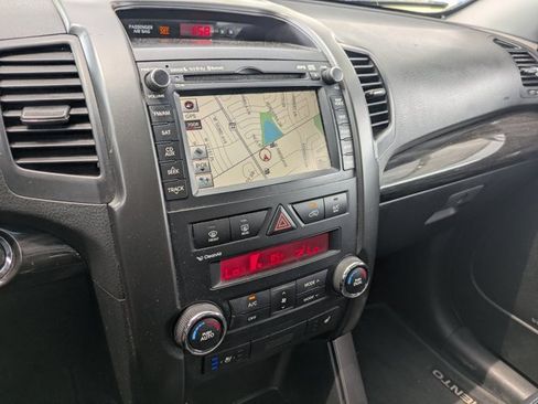 Used 2012 Kia Sorento EX w/ EX V6 Premium Pkg AWD/4WD image 10