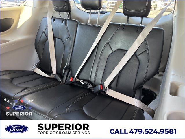 Used 2024 Chrysler Pacifica Limited FWD image 19