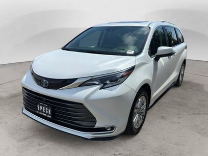 Used 2023 Toyota Sienna Platinum