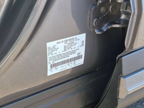 Used 2023 Ford Explorer XLT w/ Equipment Group 202A AWD/4WD image 25