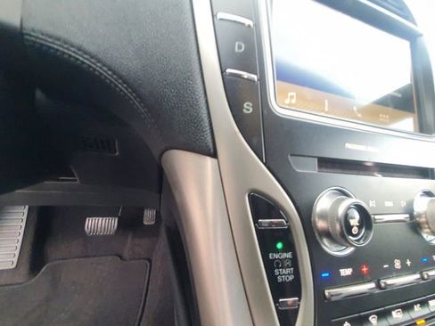Used 2019 Lincoln Nautilus FWD image 20