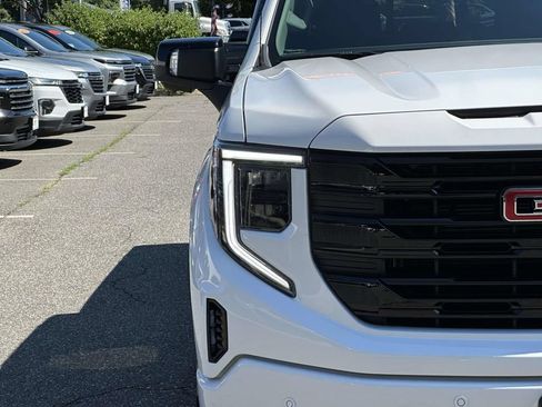 Used 2026 GMC Sierra 1500 Elevation w/ Elevation Premium Package AWD/4WD image 9