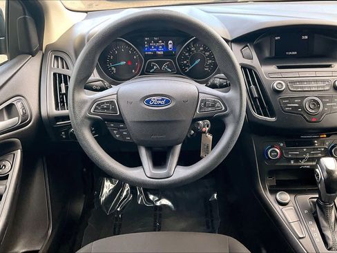 Used 2016 Ford Focus SE image 5