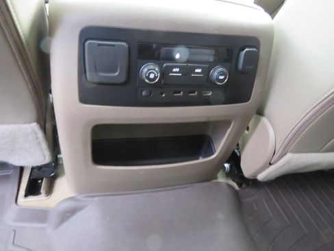 Used 2018 GMC Yukon SLT w/ Open Road Package image 11