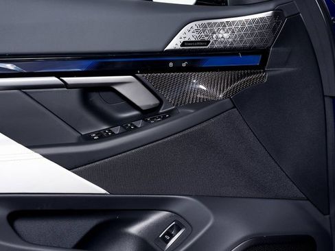 Used 2025 BMW M5 w/ Carbon Package image 58