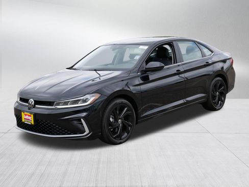 Used 2026 Volkswagen Jetta SE w/ Black Wheel Package FWD image 3