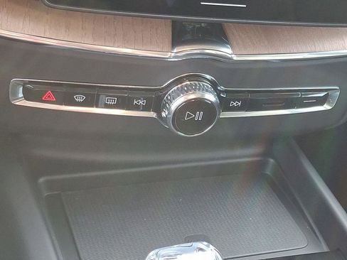 New 2026 Volvo XC60 B5 Plus w/ Protection Package Premier image 11