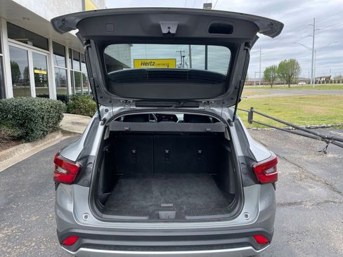 Used 2025 Chevrolet Trax LT image 30