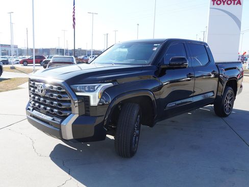 Used 2023 Toyota Tundra Platinum image 4