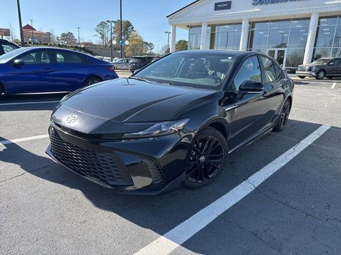 Used 2025 Toyota Camry SE w/ Multimedia Upgrade Package image 1