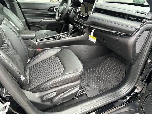 New 2026 Jeep Compass Latitude image 20