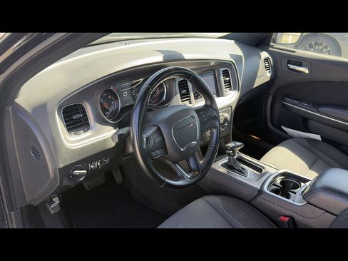 Used 2022 Dodge Charger SXT RWD image 5