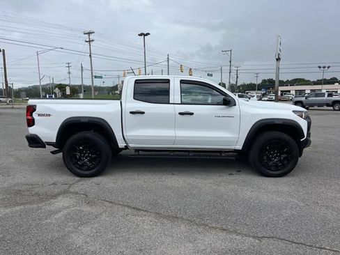 Used 2026 Chevrolet Colorado Trail Boss AWD/4WD image 2