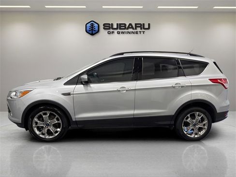 Used 2015 Ford Escape SE w/ Equipment Group 201A image 2