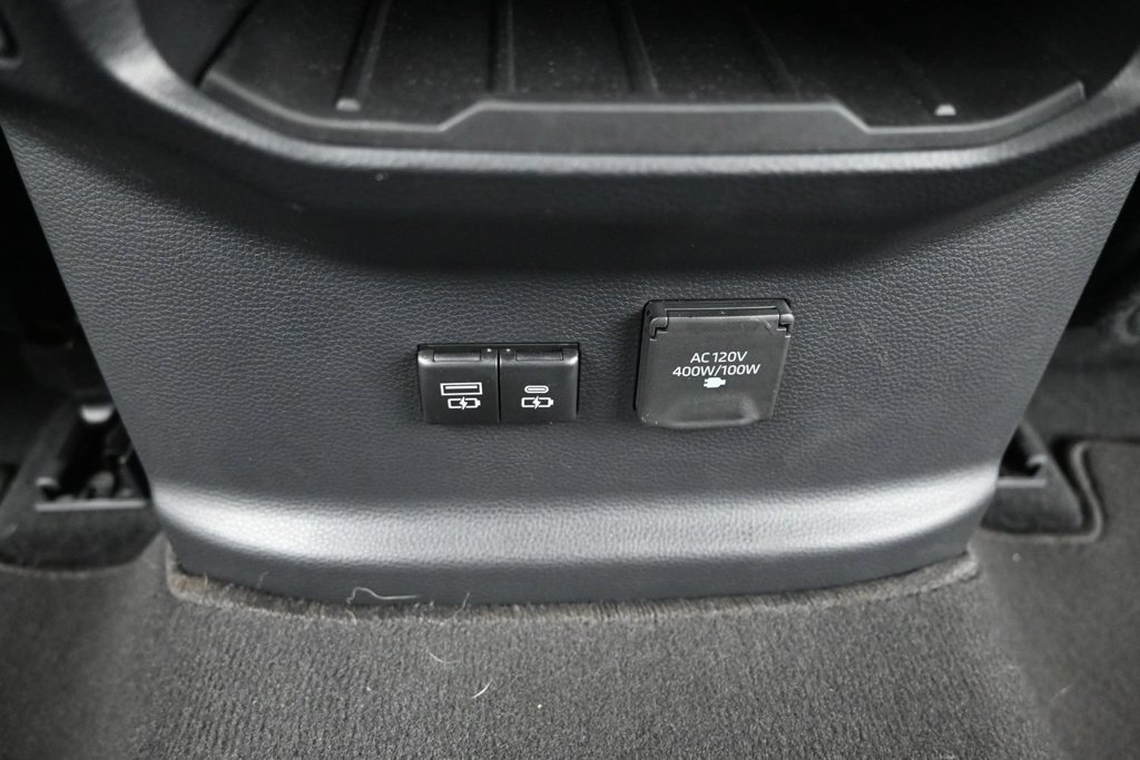 Used 2024 Toyota Tundra Limited AWD/4WD image 15