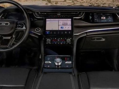 Used 2022 Jeep Grand Cherokee L Limited w/ Black Appearance Package image 2