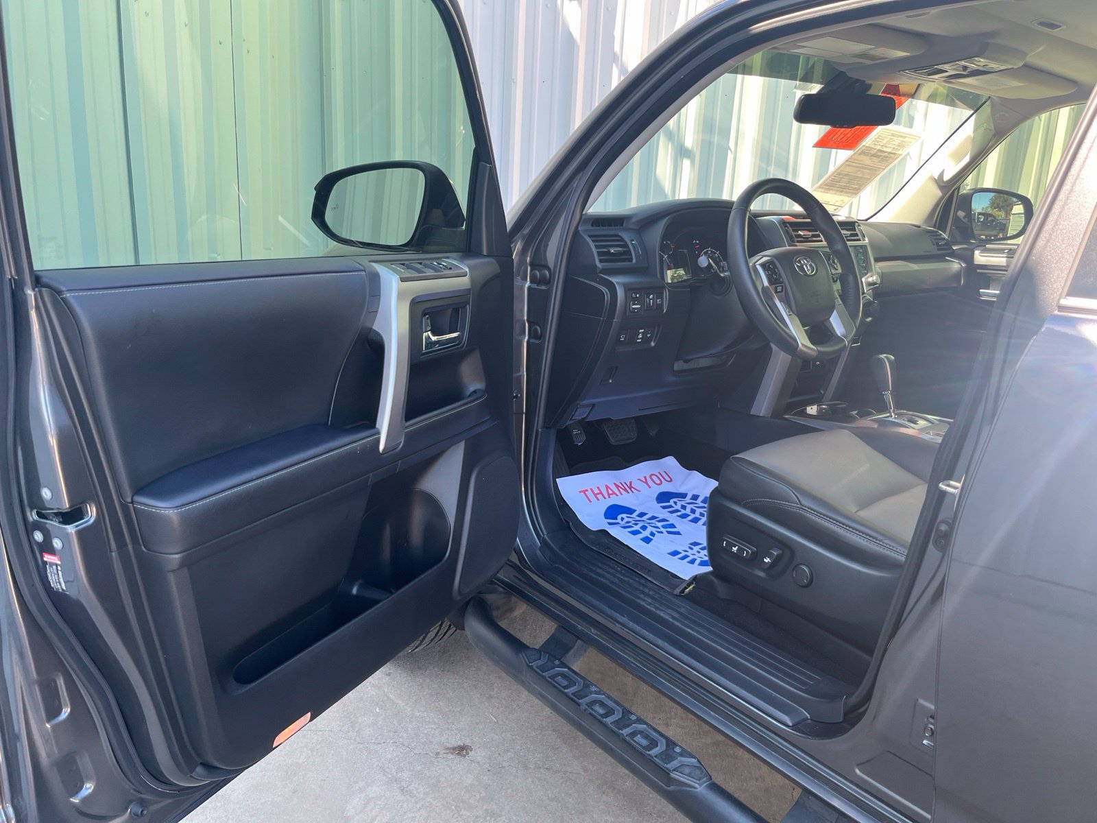 Used 2022 Toyota 4Runner SR5 Premium w/ Moonroof Package RWD image 10