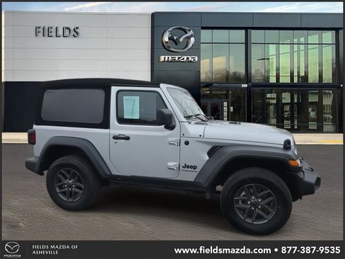Used 2024 Jeep Wrangler Sport S image 1