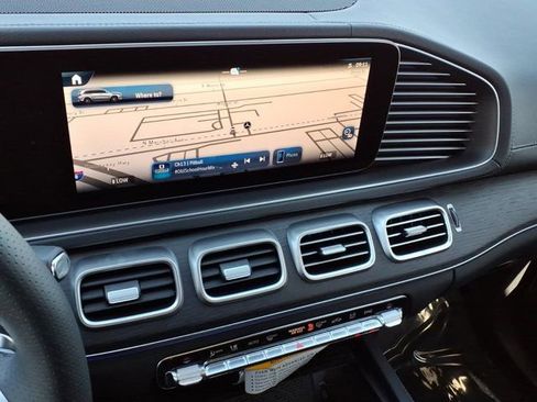 New 2026 Mercedes-Benz GLS 580 4MATIC image 5