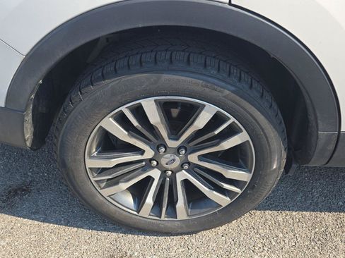 Used 2016 Ford Explorer Platinum AWD/4WD image 10