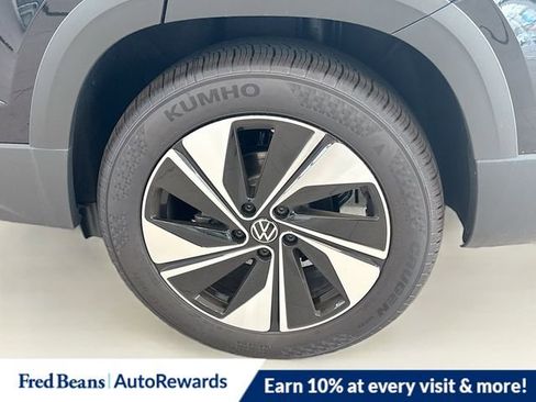 New 2026 Volkswagen Taos SE AWD/4WD image 18