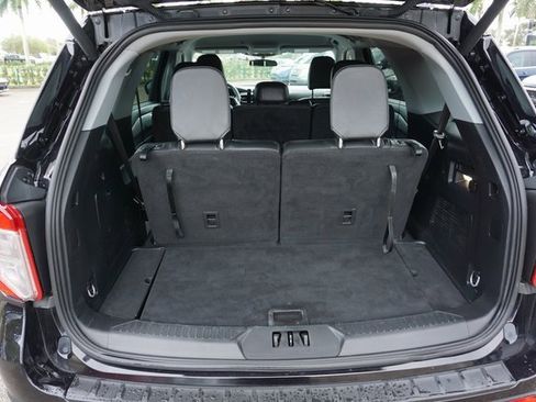 Used 2023 Ford Explorer XLT w/ Equipment Group 202A image 18